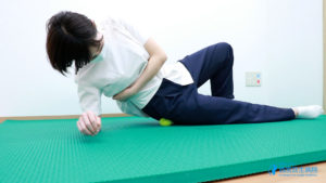 中殿筋のストレッチ