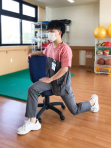 オフィスで股関節痛を予防しよう！_2