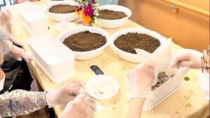 【デイケア】2023年7月の園芸療法